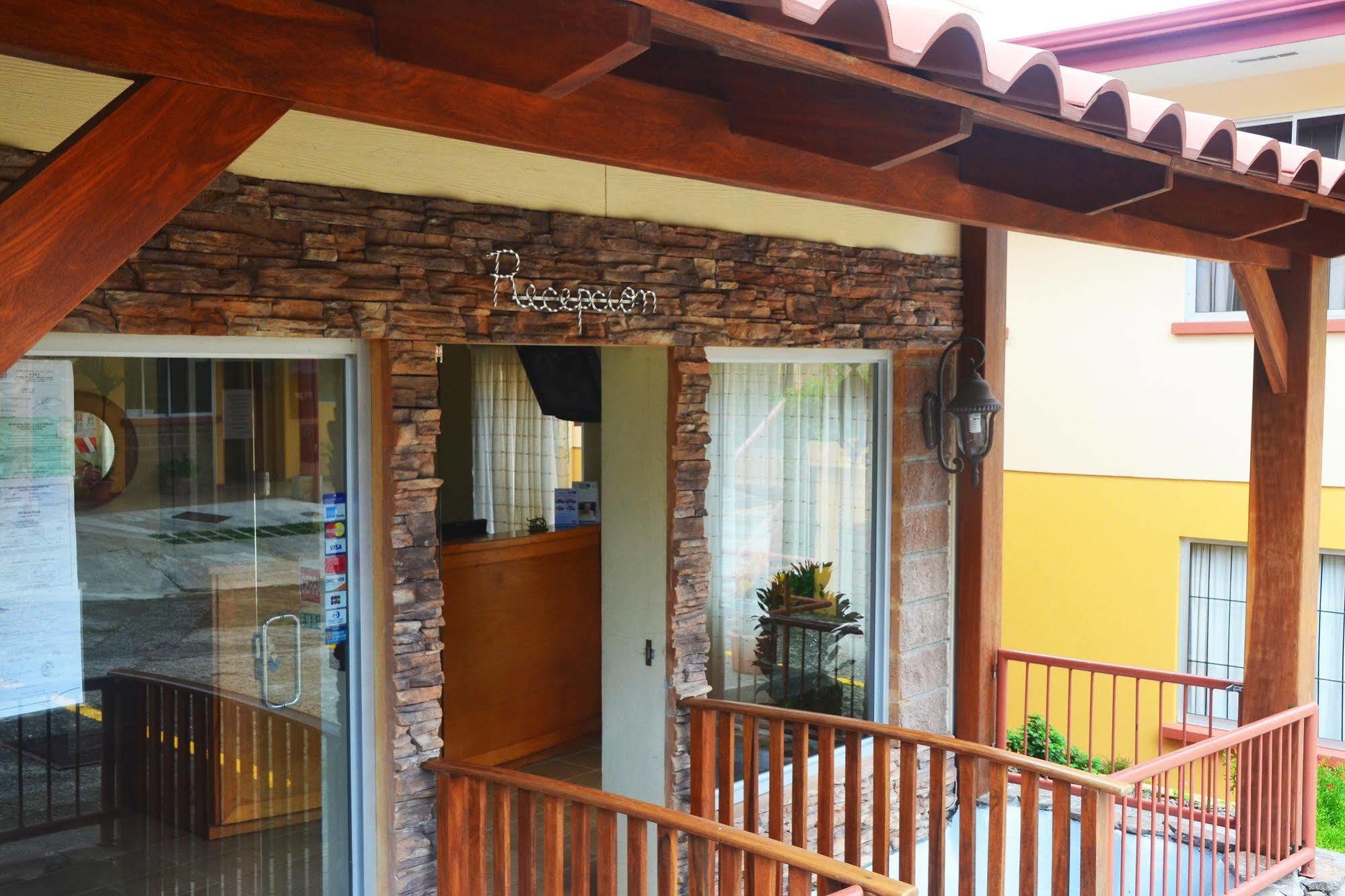 Hotel La Villa Quesada  Екстер'єр фото